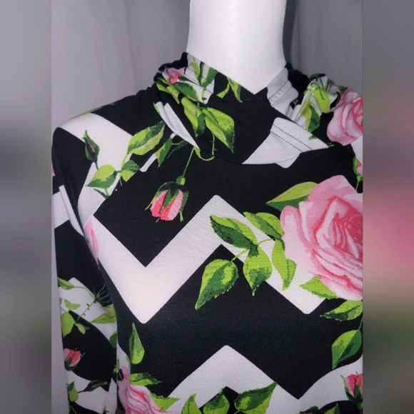 Lularoe Hoodie Size M - Picture 2 of 6
